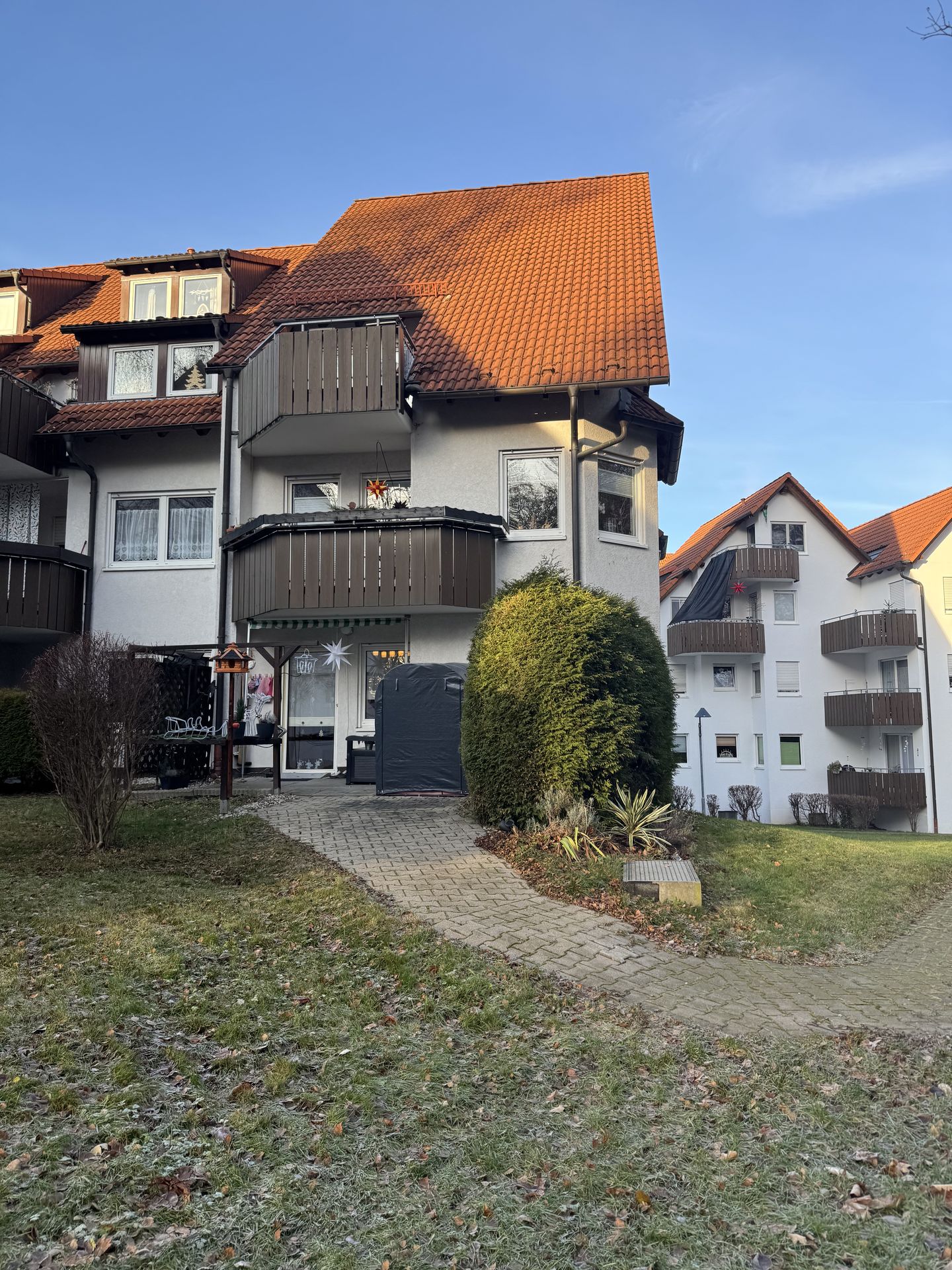 Vermietete 3-Zimmer-Erdgeschosswohnung mit Terrasse und Tiefgaragenstellplatz – ideal für Kapitalanleger