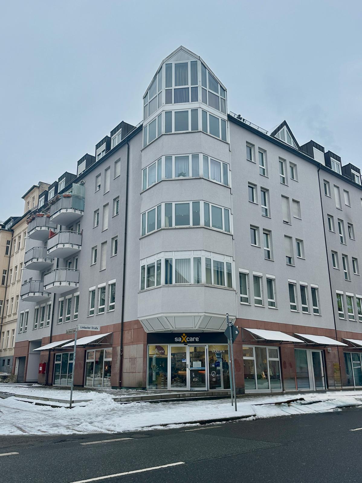 Attraktive Kapitalanlage: 2-Zimmer-Wohnung mit Balkon, Tiefgaragenstellplatz und Einbauküche