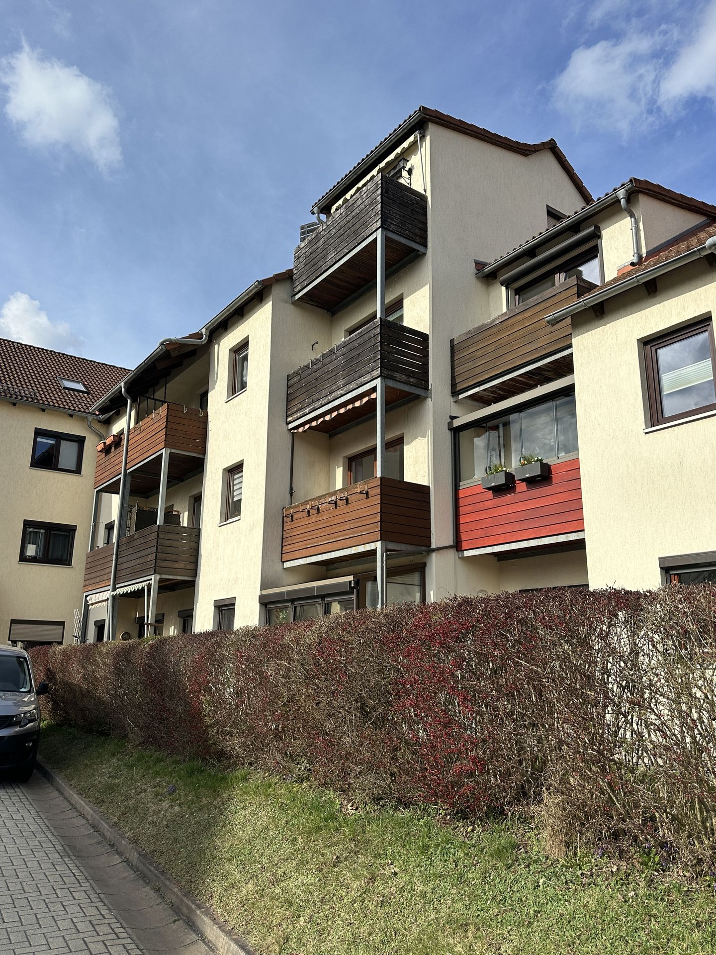 Attraktive Kapitalanlage mit soliden Mieteinnahmen: 3-Zimmer-Terrassenwohnung in Oelsnitz