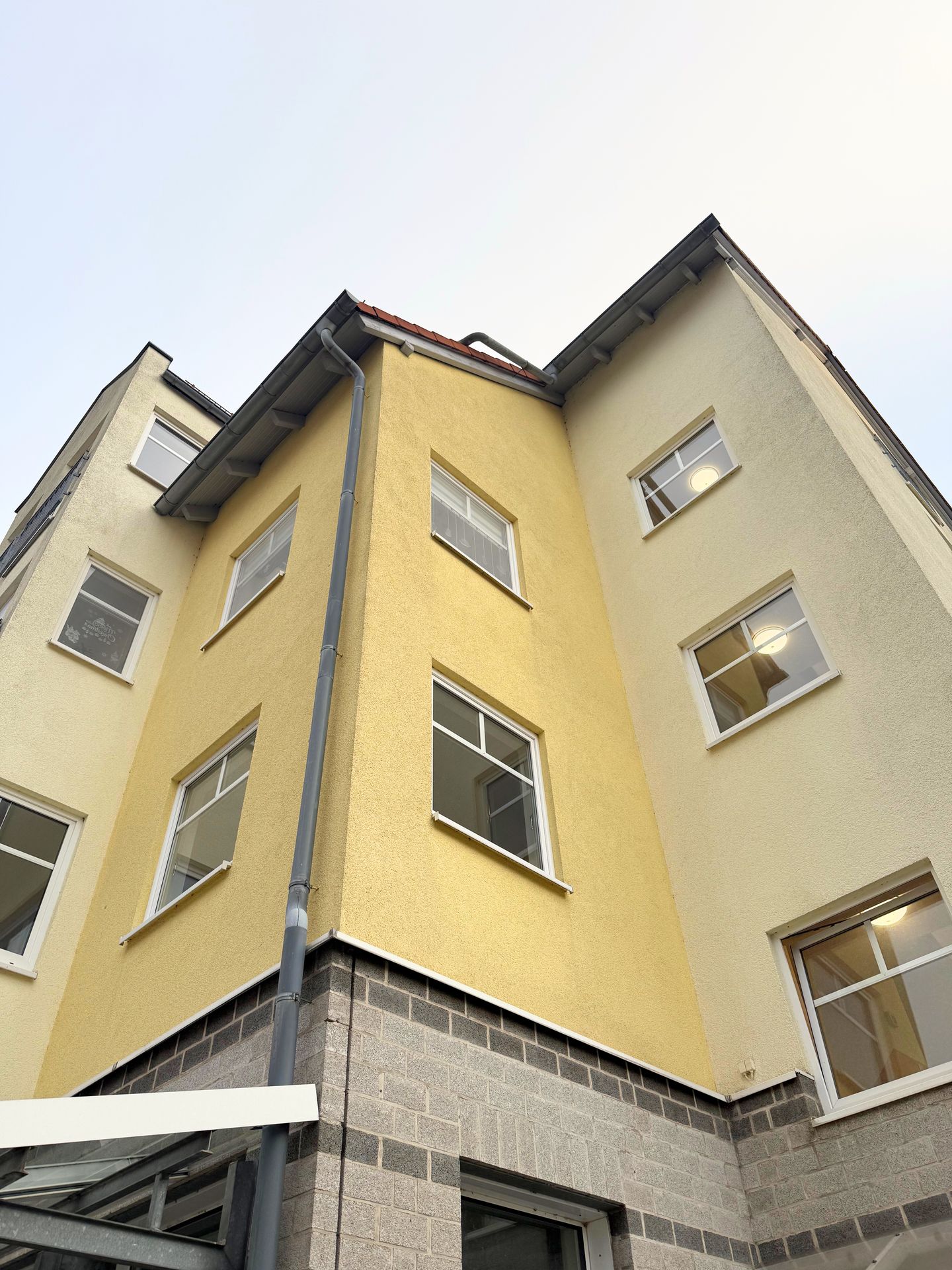 Charmante Wohnung in Limbach mit zwei französischen Balkonen und hellen, einladenden Wohnräumen